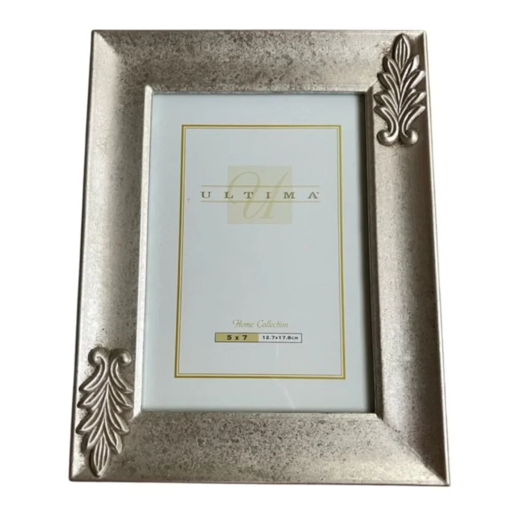 NWT Beautiful Silver leaf 5x7 photo frame in box